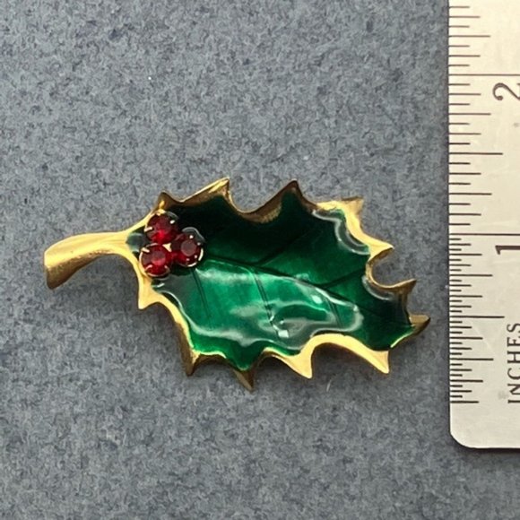 Christmas Pin Brooch Holly Leaf Berries Gold Green Enamel Red Rhinestone Retro - Picture 5 of 7